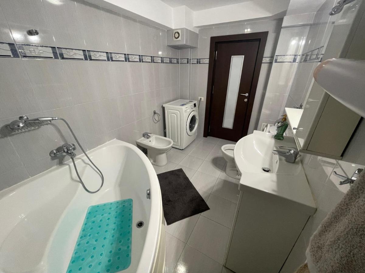 Delize Rent Mamaia Apartment Bagian luar foto