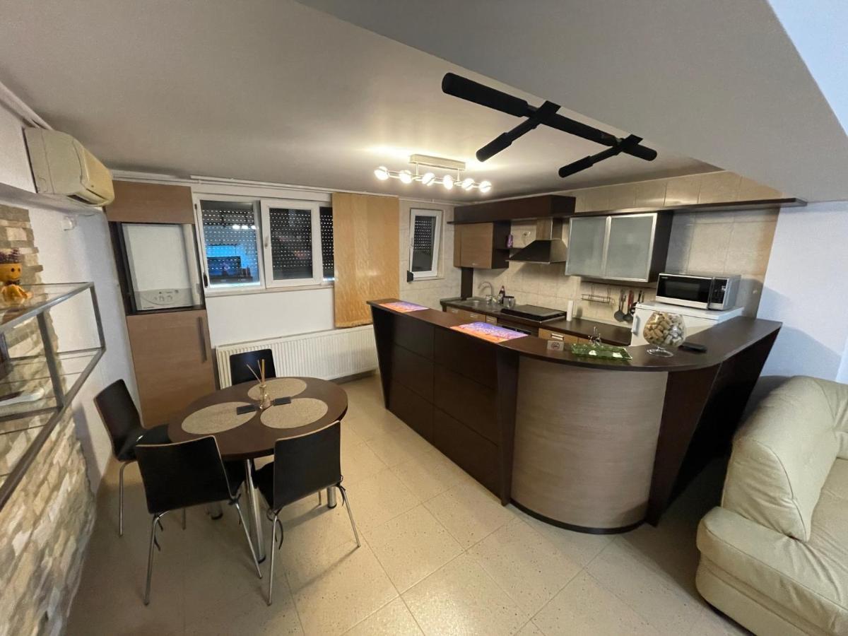Delize Rent Mamaia Apartment Bagian luar foto